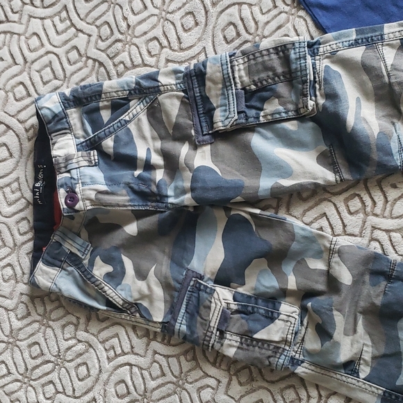 Mini Boden blue gray cargo pants and camouflage shark matching tee size … - Picture 4 of 5